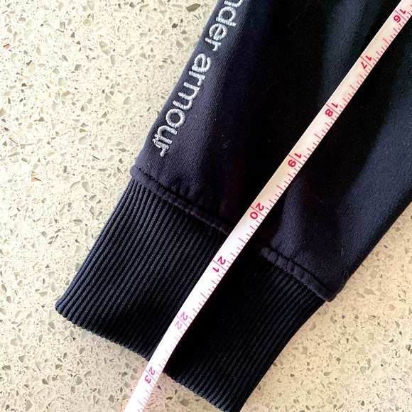 Black Under Armor Hoodie - Picture 4 of 10